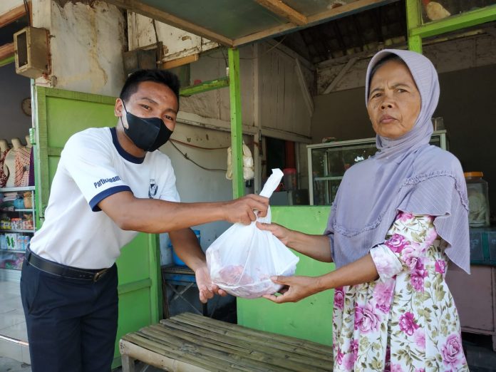 dokumentasi sederhana distribusi qurban. 