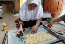 Kegiatan Santri di Pesantren: Belajar Membuat Roti dan Kue di Pondok