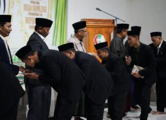Adab Santri Terhadap Guru dalam Dunia Pesantren