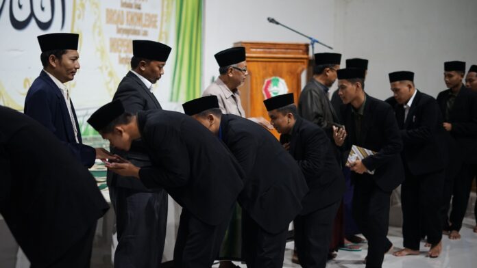 Belajar Adab di Pesantren