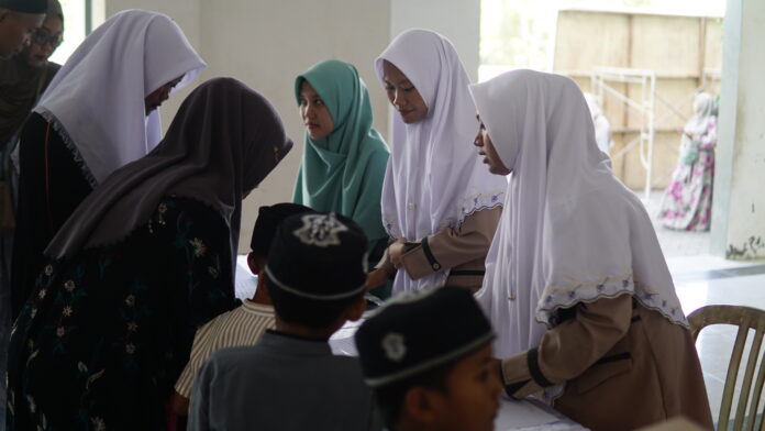 Santriwati Jember