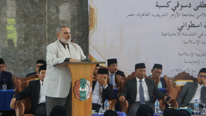 Pakar Ekonomi Islam Prof Dasuki Kasbah saat Berkunjung ke Baitul Arqom Jember